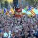 I catalani celebrano il quinto anniversario del voto di indipendenza
