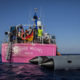 Lampedusa, in stato di fermo la nave Ong finanziata da Banksy