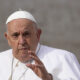 Natalità, Papa: “Madri non devono scegliere tra lavoro e cura dei figli”