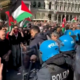 25 aprile, tensione a Milano: cariche della polizia in Duomo
