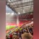 Manchester, nubifragio dentro l’Old Trafford: le immagini delle tribune allagate