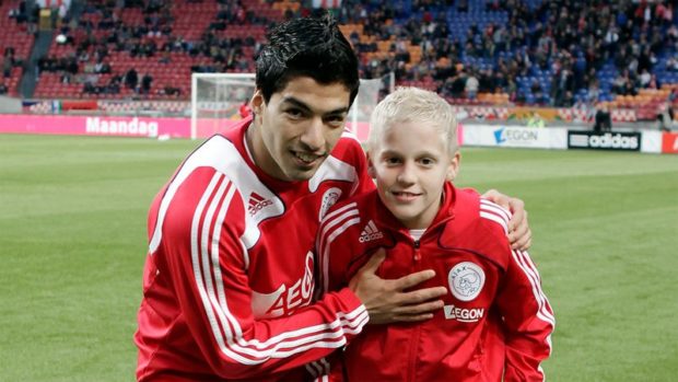 Donny Van der Beek con Luis Suarez Ajax Cessioni record
