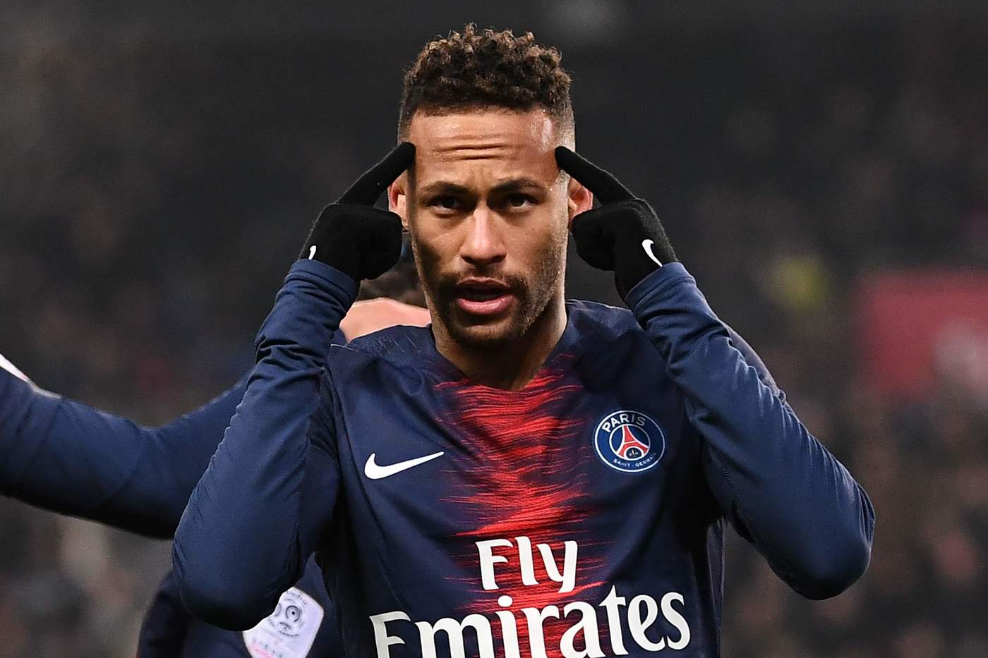 Paris Saint-Germain-Neymar: braccio di ferro tra giocatore e società